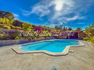 Piscine de l'établissement Villa Talasani ou située à proximité