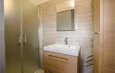 Salle de bains dans l'établissement 2 Bedroom Cozy Home In San Nicolao