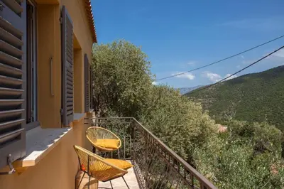 Vue générale sur la montagne ou vue sur la montagne depuis la villa