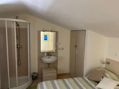 Salle de bains dans l'établissement Corse Balagne Les Terrasses de Lozari secteur Ile Rousse