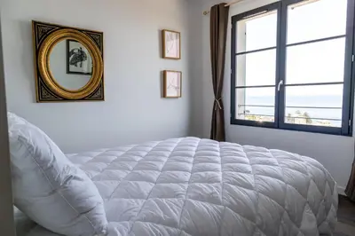 Un ou plusieurs lits dans un hébergement de l'établissement Casa lunga, 8 pax, clim, vue mer, piscine