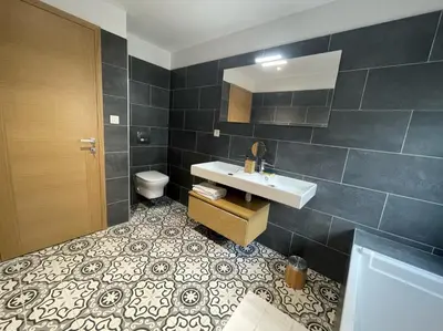 Salle de bains dans l'établissement Villa bellevue, neuve, 6 pax, pisc. chauffée
