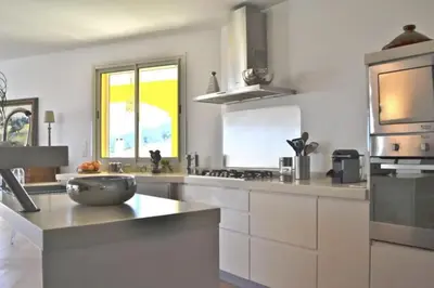 Cuisine ou kitchenette dans l'établissement Villa Roccu
