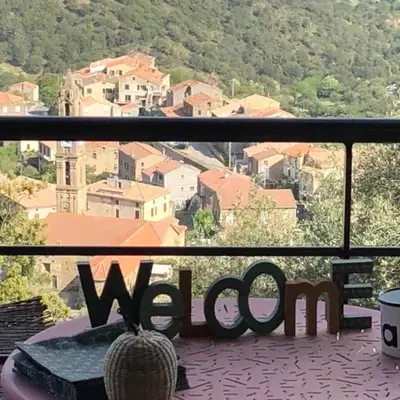 Le SAN PETRONE-TOUR EN PIERRE EN CENTRE CORSE ENTRE MER ET MONTAGNE