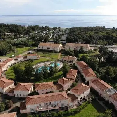 Appartement tout confort 2-4 pers 500 m de la plage avec piscine et wifi