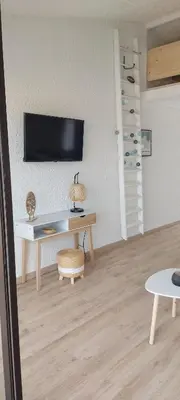 Télévision ou salle de divertissement dans l'établissement Casa Mar, studio 4P, vue mer, Sant'Ambroggio, Lumio