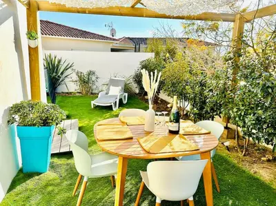 Jardin de l'établissement T2 « Bohème » avec Spa…