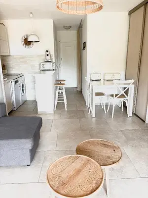 Cuisine ou kitchenette dans l'établissement Le Cocon de Lilie