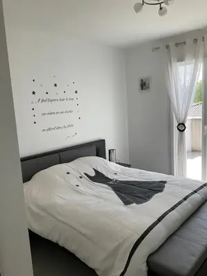 Un ou plusieurs lits dans un hébergement de l'établissement A 700m de la plage,villa FAMIGLIA avec piscine