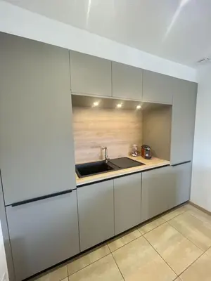 Cuisine ou kitchenette dans l'établissement Villa avec piscine entièrement rénovée à 5min de la plage de pinia