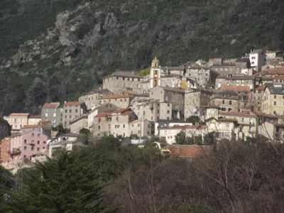 Vue générale sur la montagne ou vue sur la montagne depuis la maison de vacances