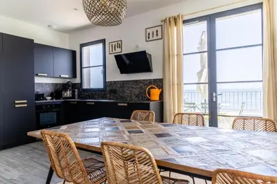 Cuisine ou kitchenette dans l'établissement Casa Lunga à Erbalunga- A deux pas de la plage