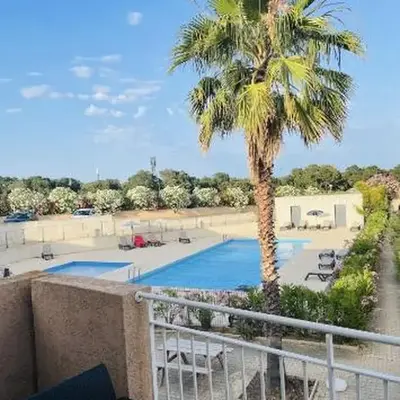 Bel appartement dans résidence avec piscine