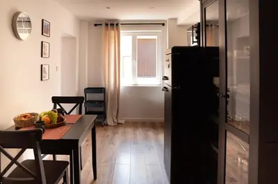 Cuisine ou kitchenette dans l'établissement Vatta appartement centre ville avec roof top bain à remous et vue panoramique