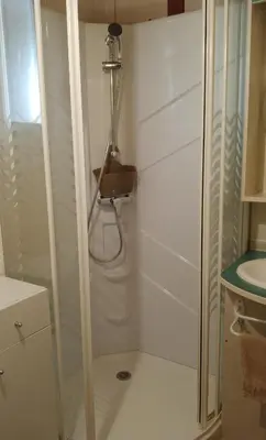 Salle de bains dans l'établissement Beach house à Marina di Sorbo …Corse