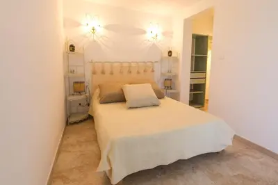 Un ou plusieurs lits dans un hébergement de l'établissement Appartement T2 rez de villa