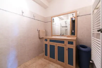 Salle de bains dans l'établissement Appartement T2 rez de villa