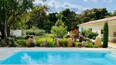 Piscine de l'établissement Mini Villa Pascal Paoli avec piscine - proche mer ou située à proximité
