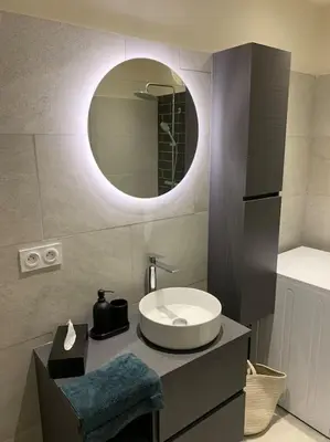 Salle de bains dans l'établissement Appartement rénové vue mer - citadelle de Bastia