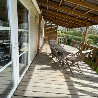 Balcon ou terrasse dans l'établissement Parc Résidentiel La Listra - Bungalow