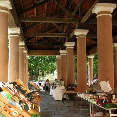Restaurant ou autre lieu de restauration dans l'établissement T2 Classé avec garage Centre ville et plage à 300 m ,Clim Wifi