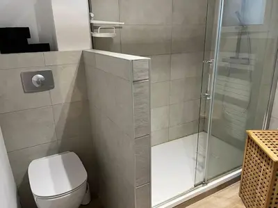 Salle de bains dans l'établissement Appartement - Bastia