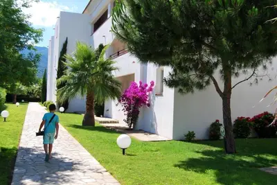 Jardin de l'établissement Appt dans résidence avec piscines et plage privées