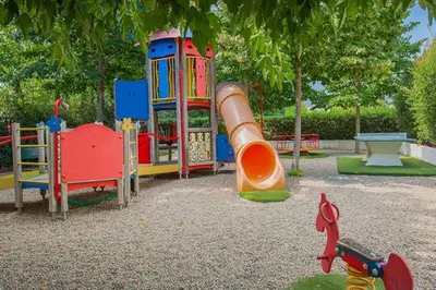 Aire de jeux pour enfants de l'établissement Appt dans résidence avec piscines et plage privées