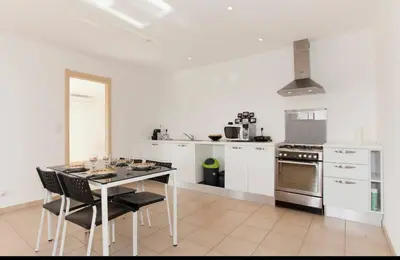 Cuisine ou kitchenette dans l'établissement Chez telou