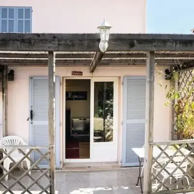 Studio Indépendant avec Terrasse