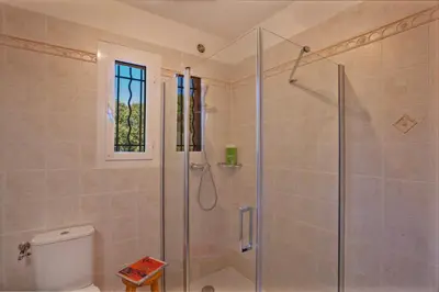 Salle de bains dans l'établissement casa notte appart spacieux calme Plage et centre de calvi 15 min à pied