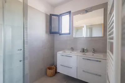 Salle de bains dans l'établissement Bella Luce - Appt vue panoramique mer