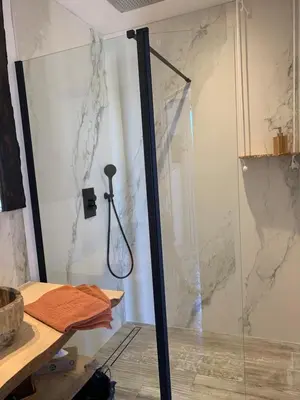 Salle de bains dans l'établissement VILLA MACAGNA