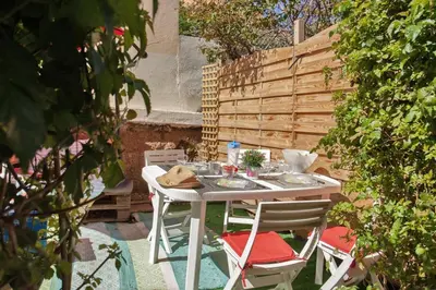 Jardin de l'établissement Villa Sandrine
