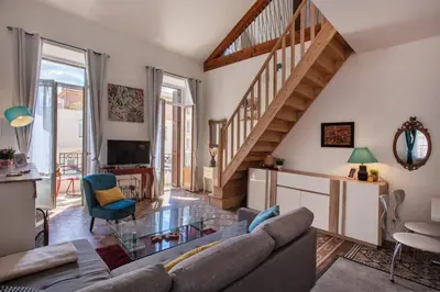 Télévision ou salle de divertissement dans l'établissement Villa Sandrine
