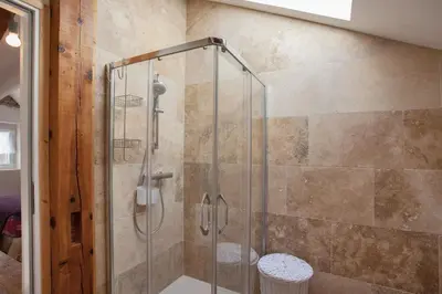 Salle de bains dans l'établissement Villa Sandrine