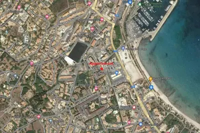 Vue générale sur la mer ou vue sur la mer prise depuis l'appartement