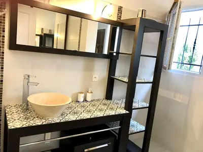 Salle de bains dans l'établissement Villa Carletti à 3min des plages (7pers. - 3ch.)