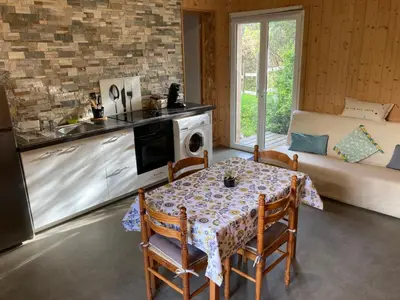 Cuisine ou kitchenette dans l'établissement Gîte chez Arthur